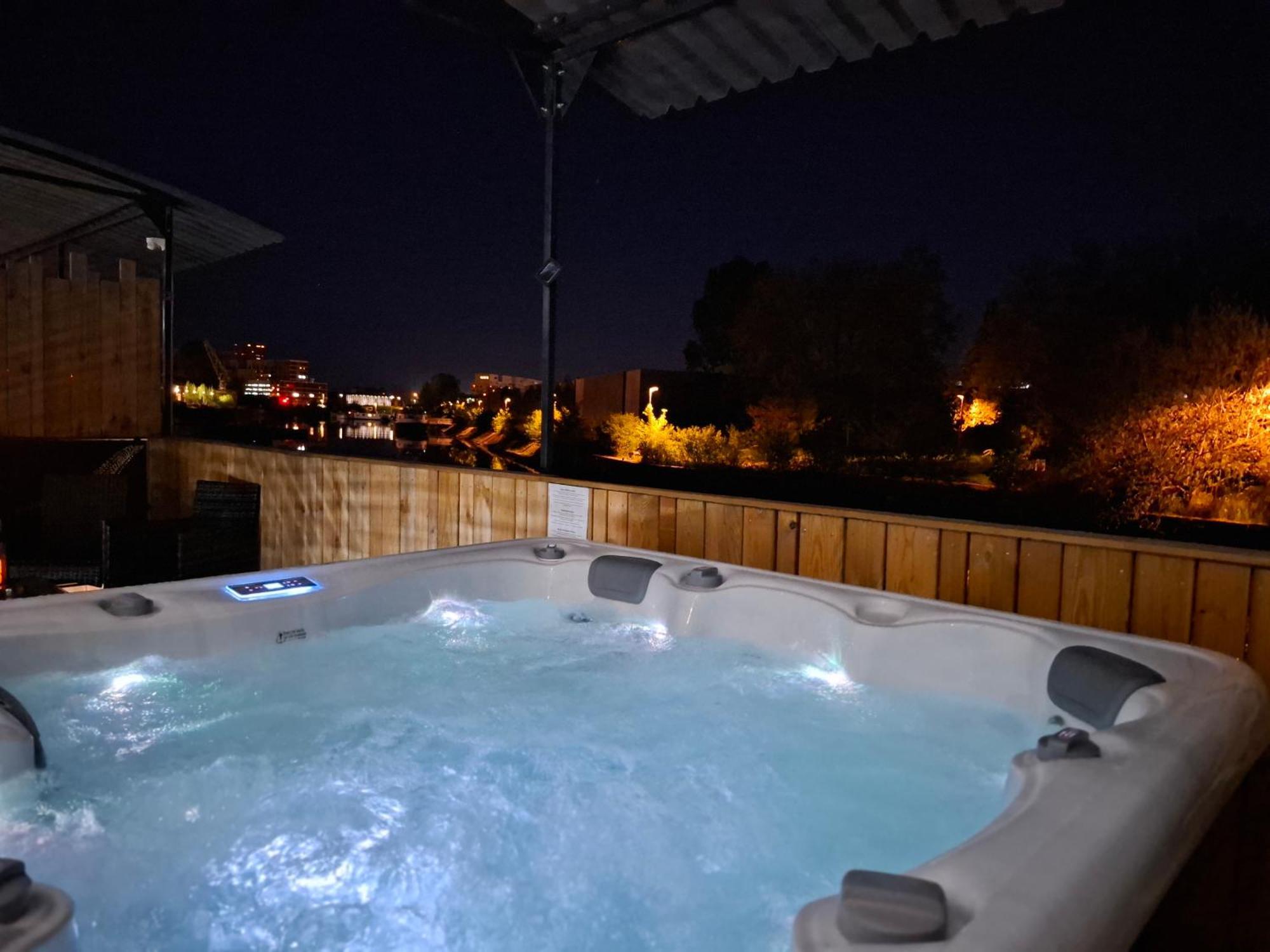 Ferienwohnung La Peniche De Fabrice Avec Jacuzzi Privatif Straßburg Exterior foto