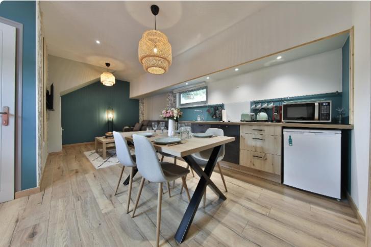Ferienwohnung La Peniche De Fabrice Avec Jacuzzi Privatif Straßburg Zimmer foto