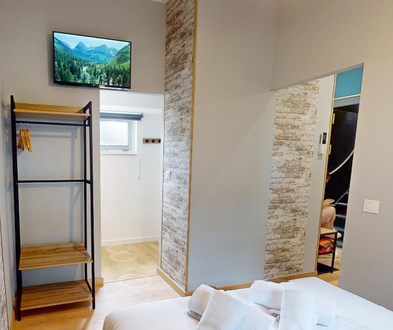 Ferienwohnung La Peniche De Fabrice Avec Jacuzzi Privatif Straßburg Zimmer foto
