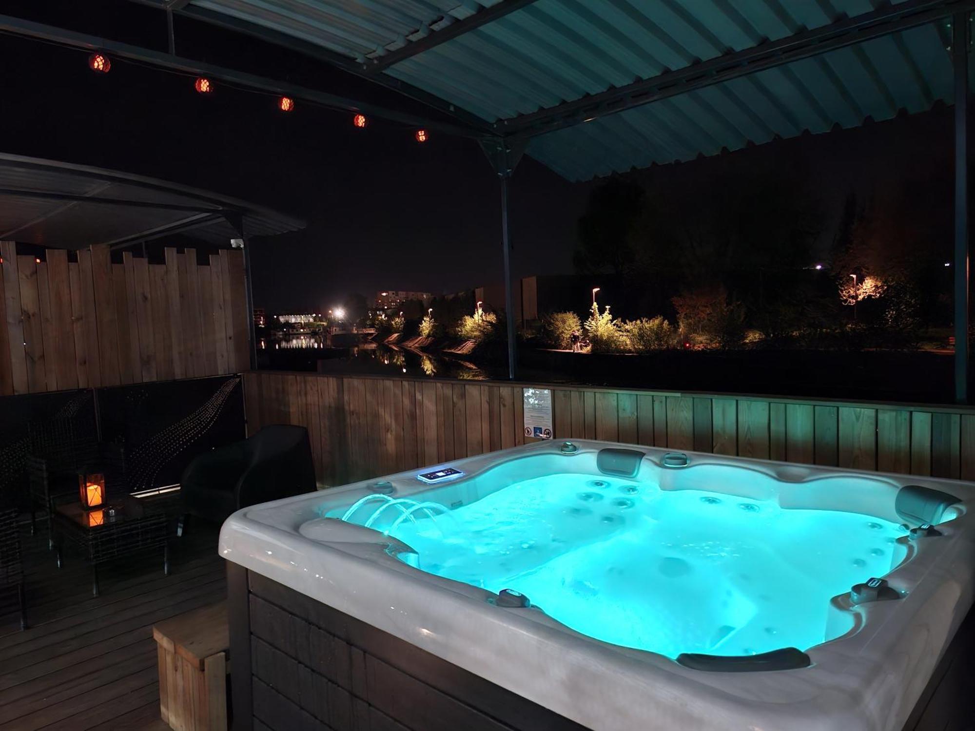 Ferienwohnung La Peniche De Fabrice Avec Jacuzzi Privatif Straßburg Exterior foto